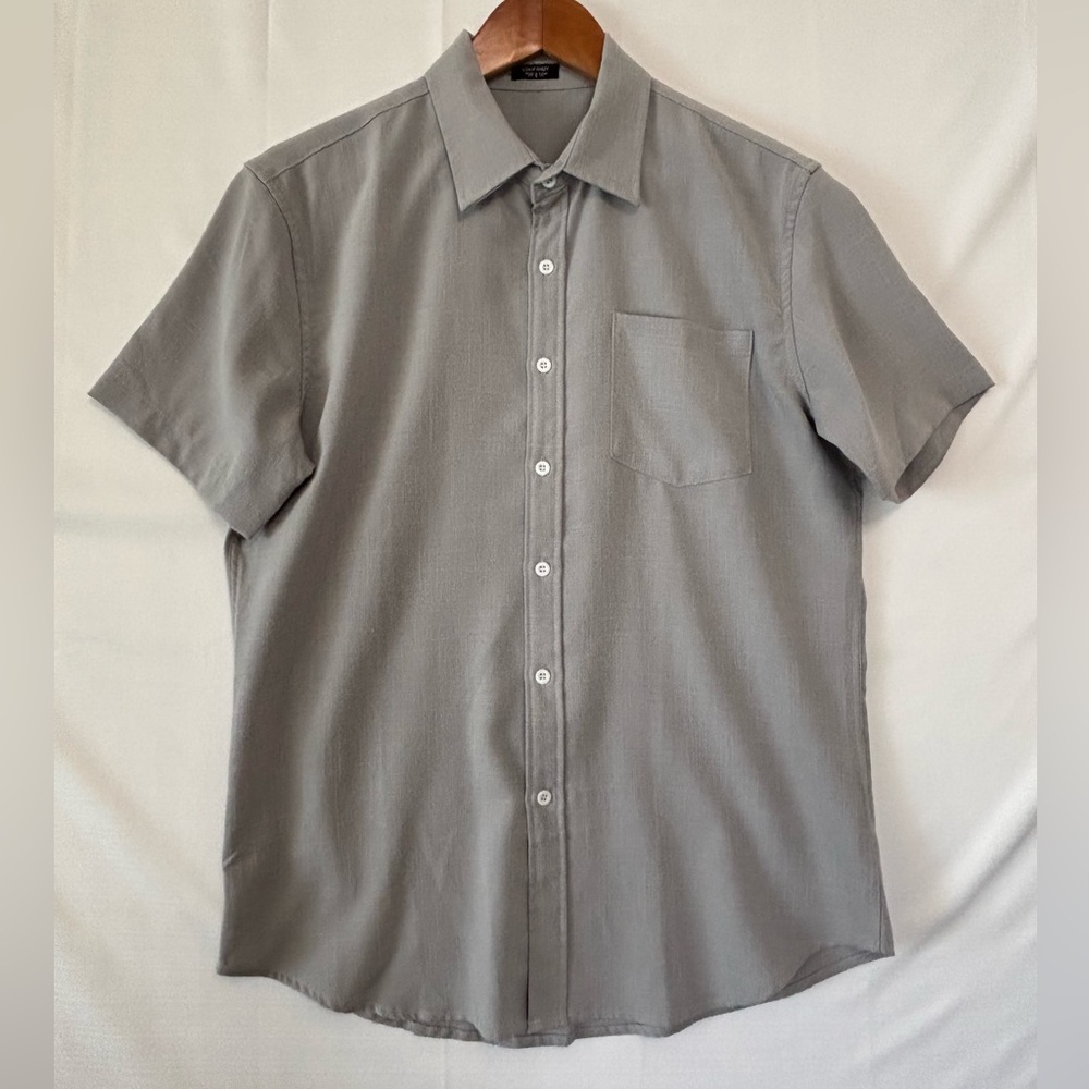 COOFANDY Light Gray Short Sleeve Shirt
Size Small